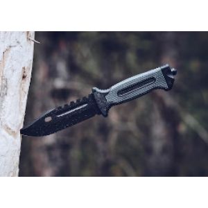 Який ніж вважається холодною зброєю